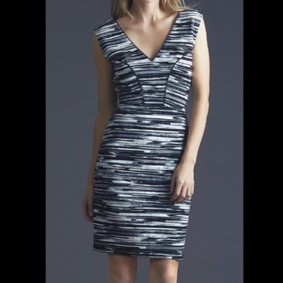 🖤TART COLLECTION🖤 VIERA V-NECK DRESS
$168🖤 - Picture 2 of 10